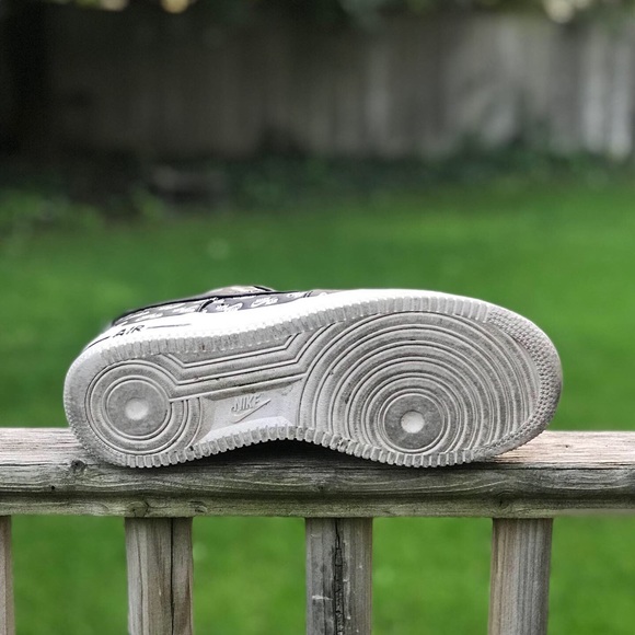 Air Force One ‘All Over’ - Picture 3 of 4